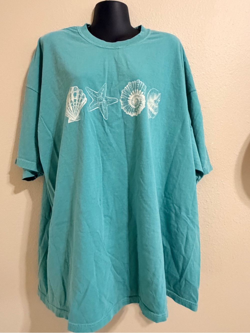 Comfort Colors Teal Crewneck Tee with White Shell & Starfish Row